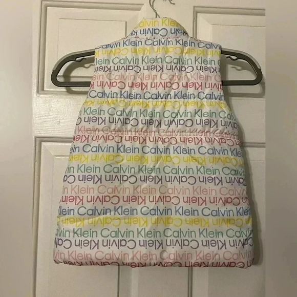 Calvin Klein Allover Logo Print White Puffer‎ Vest size 6 - Picture 2 of 9